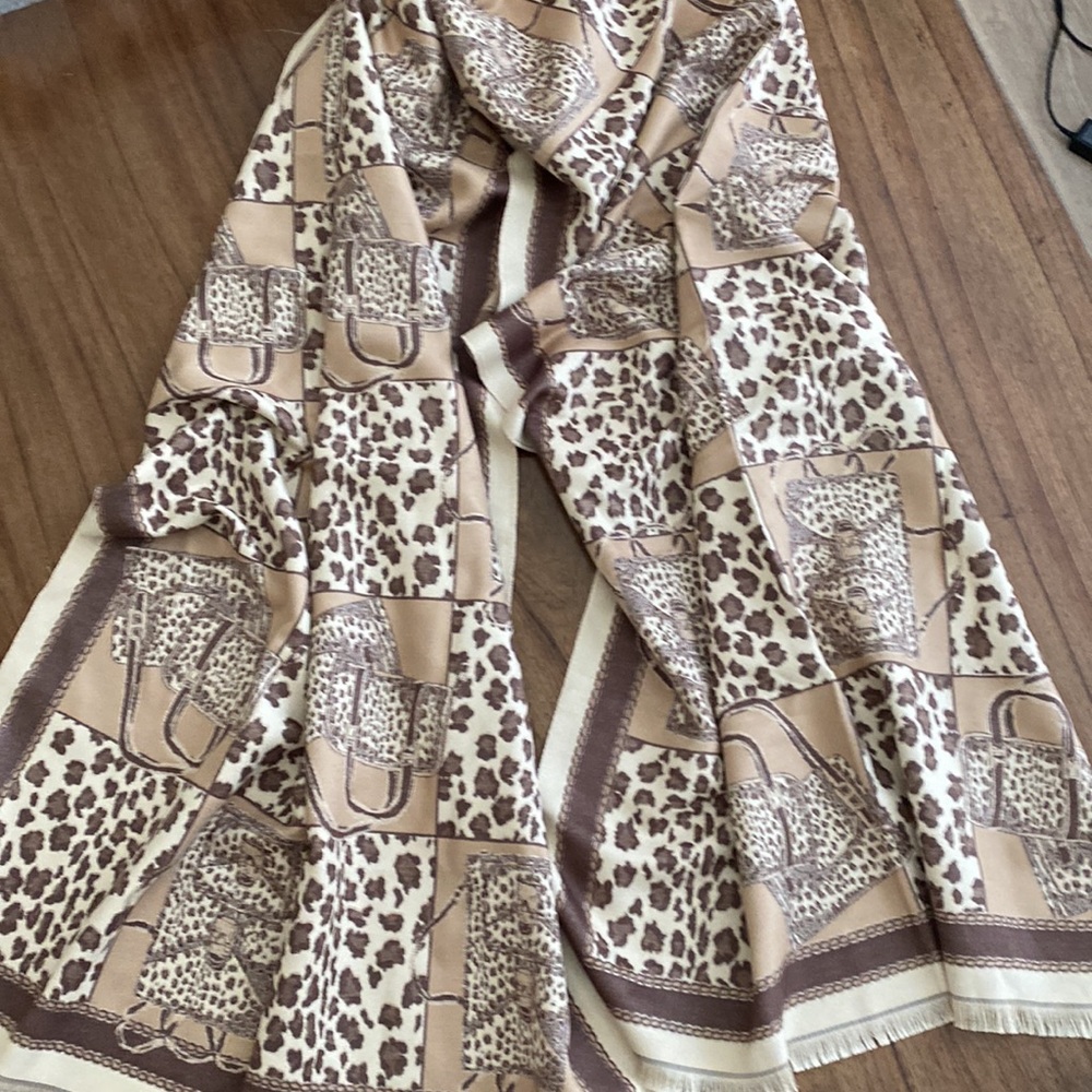 Scarf - Picture 3 of 4